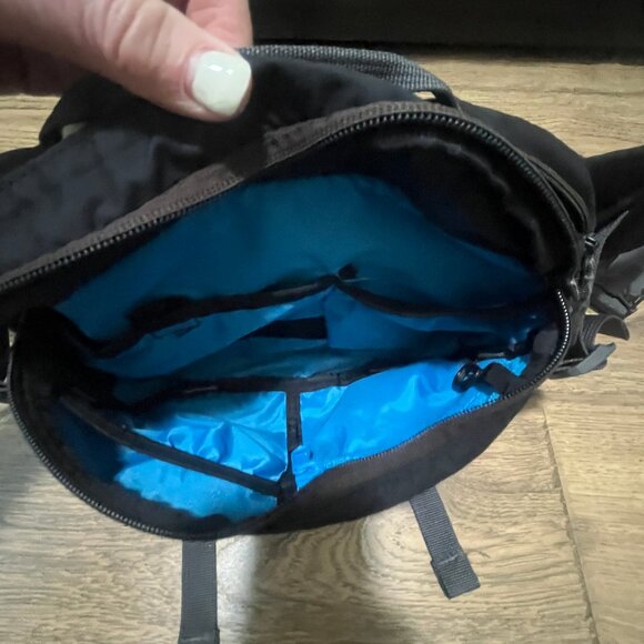 DaKine Hot Laps 5L Bike MTB Waist Hip Pack Bag With 70 oz. 2L Reservoir Black - Picture 4 of 7